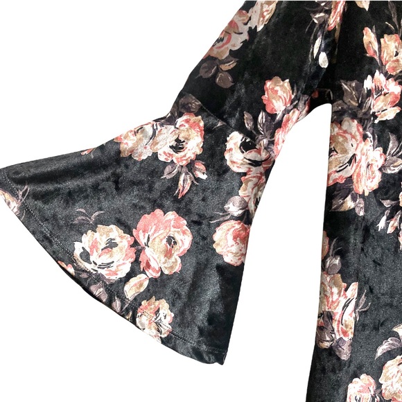 SM•NWT•TRIBAL JEANS•FLORAL MAHOGANY KNIT ‘SAMPLE’ TOP W FLARED SLEEVES• - Picture 3 of 6